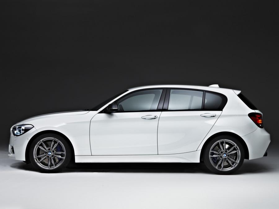  BMW M135i 5-Door 2012 года  (фото 4 из 6)